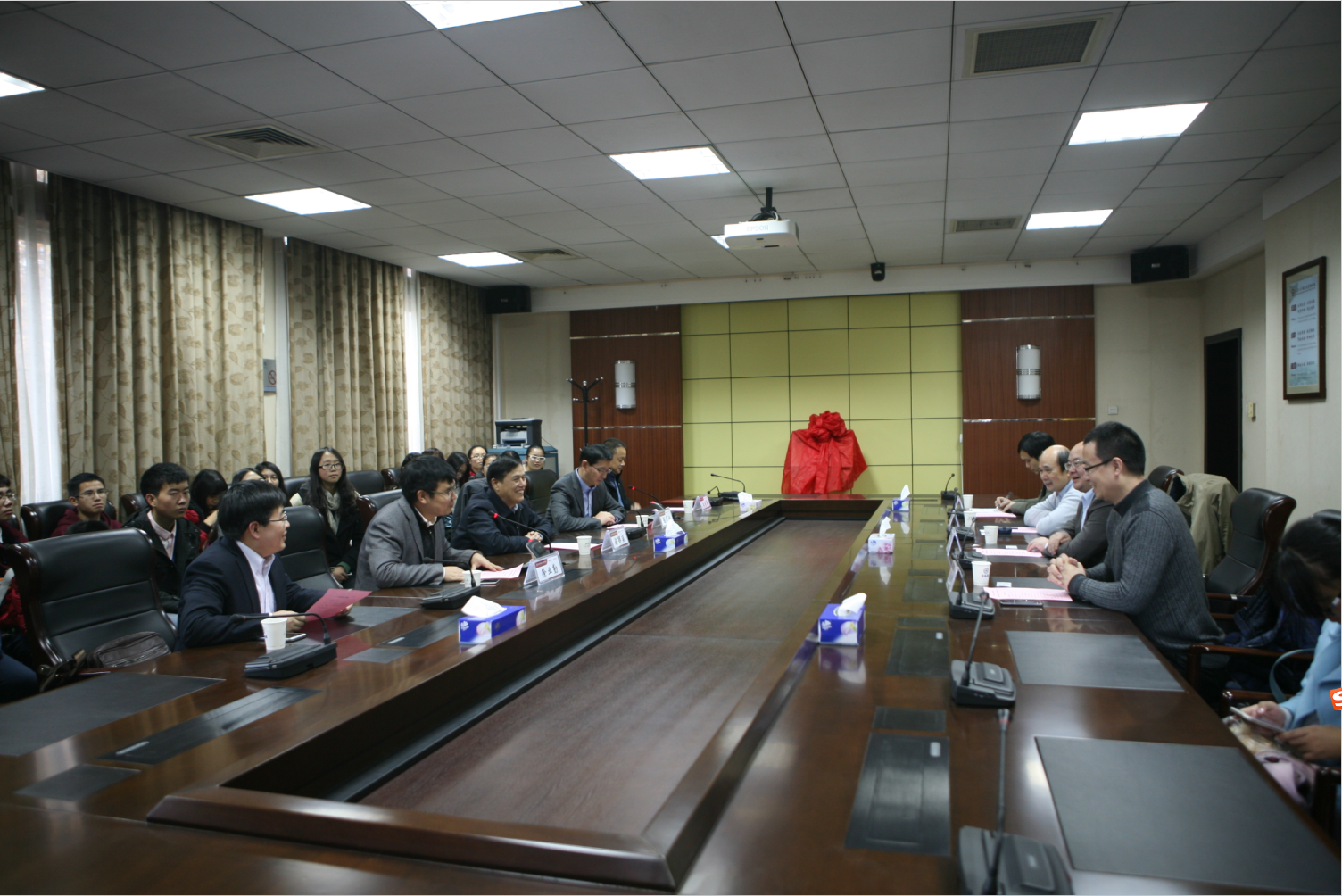武大经管学院与上海社会科学院联合成立学术交流中心